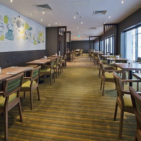 Premier Inn London Chiswick Bagian luar foto